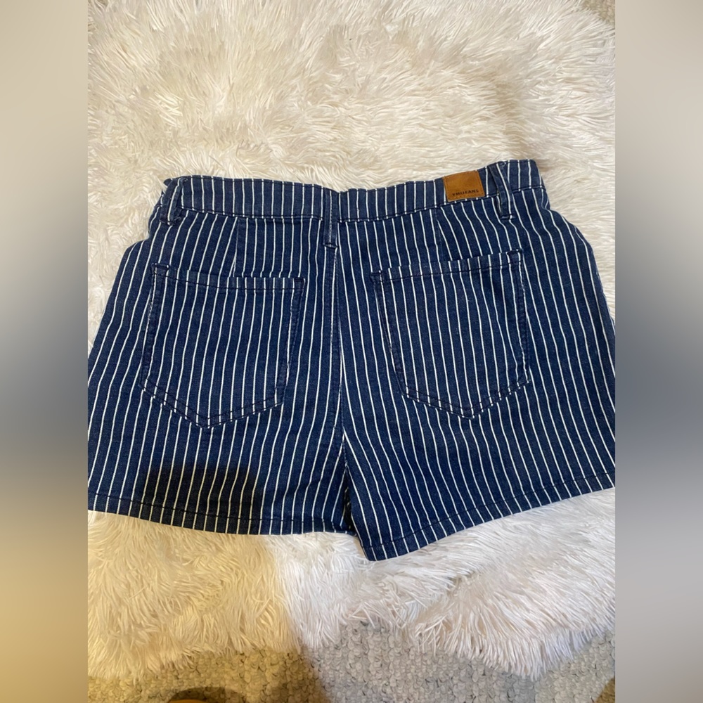 Blue striped shorts - Picture 3 of 4